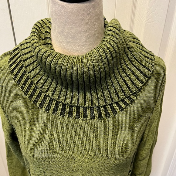 Laura size XL pullover - Picture 10 of 12